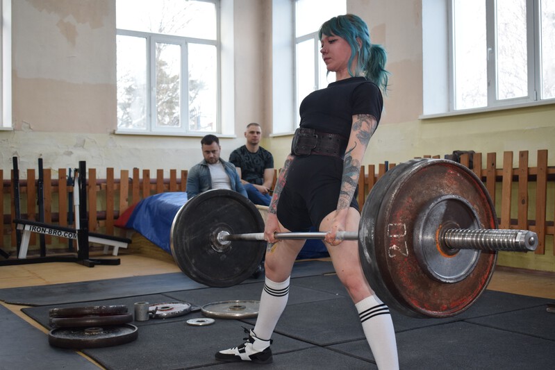 В Первоуральске прошли соревнования по пауэрлифтингу | В Первоуральске выбрали самых сильных спортсменов города