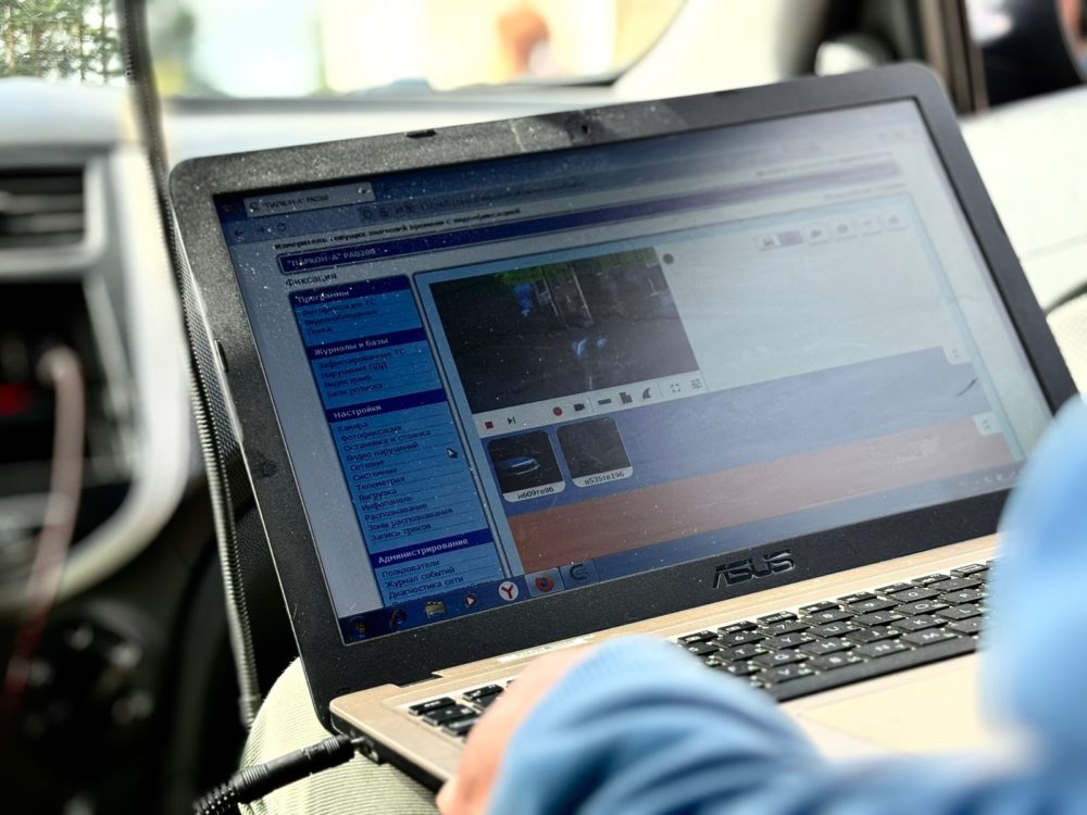 В Первоуральске начнут фиксировать нарушения правил парковки | На Урале выявлять нарушения парковки будут с помощью специальных средств