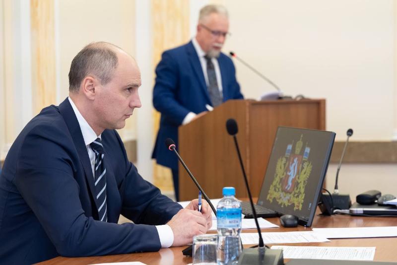 «Работники не хотят таких трудностей»: Денис Паслер поручил решить проблемы с зарплатами МУПов  | Врио губернатора Свердловской области потребовал решить проблему задержек зарплат 