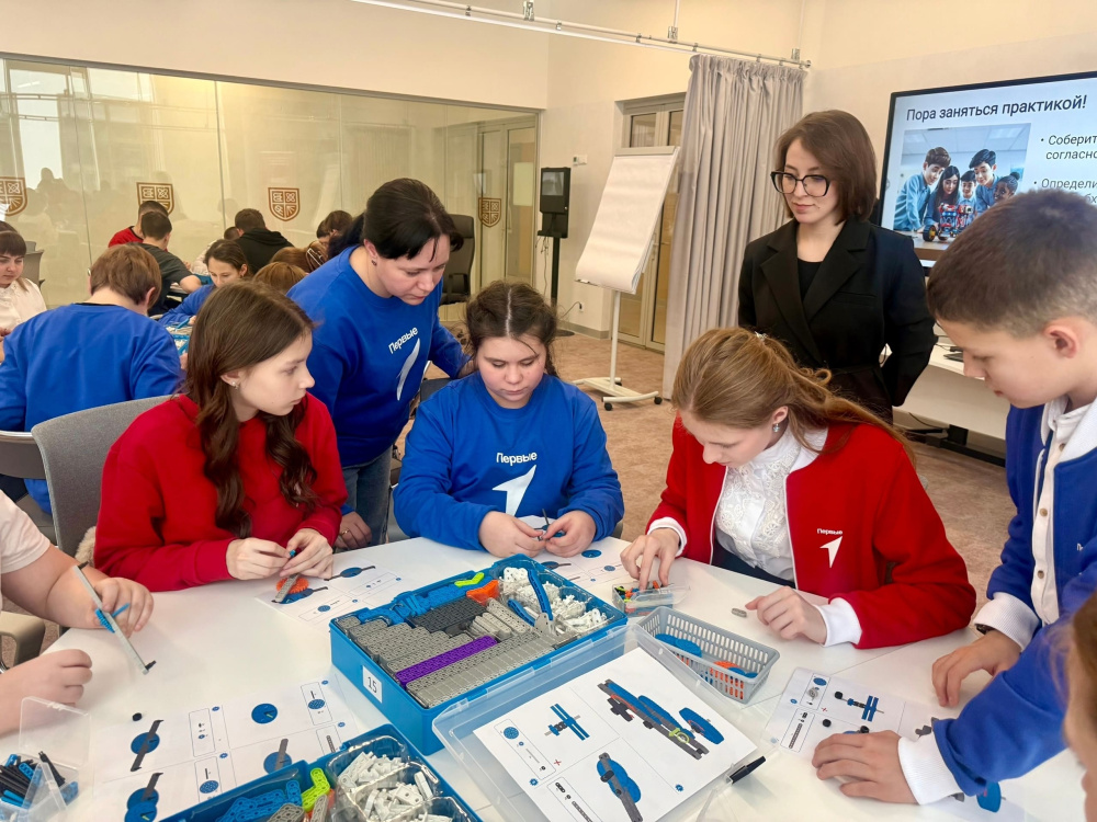 Школьники из Первоуральска стали победителями проекта «Волонтёры науки» в Свердловской области | Первоуральские школьники завоевали награды в «Волонтёрах науки»