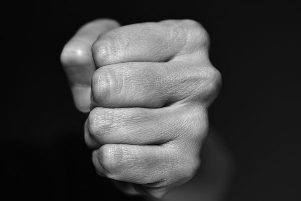 Спор в детской поликлинике перерос в жестокое избиение школьницы