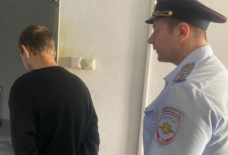 В Первоуральске арестован житель Новосибирска по делу о телефонных мошенниках | В Первоуральске задержали 20-летнего “бегунка” телефонных мошенников