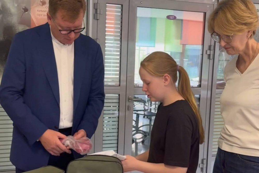 Глава Первоуральска Игорь Кабец посетил лицей, где работает летний лагерь дневного пребывания | На Урале в лагере дневного пребывания дети осваивают навыки первой помощи Глава Первоуральска Игорь Кабец посетил лицей, где работает летний лагерь дневного пребывания | На Урале в лагере дневного пребывания дети осваивают навыки первой помощи