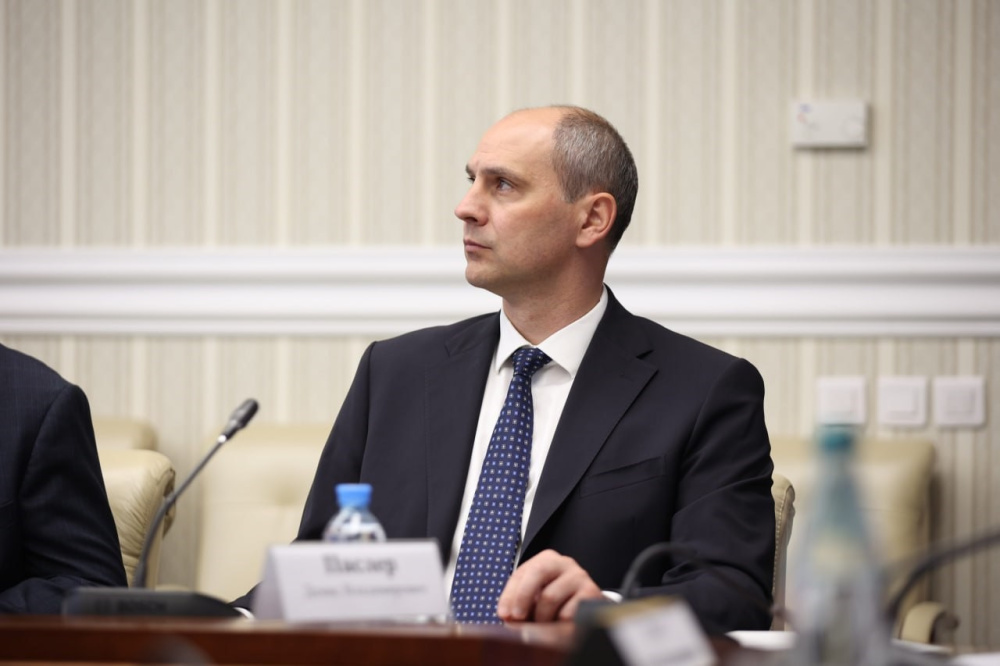 Паслер поздравил жителей с днем рождения Свердловской области | Денис Паслер поздравил уральцев с 92-летием Свердловской области