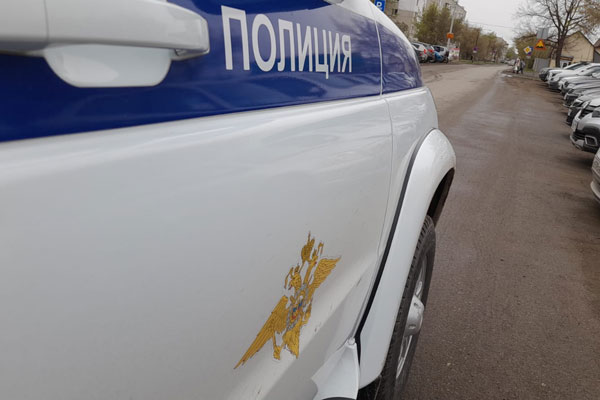 В Москве задержали блогера после поездки в метро в костюме водолаза | Блогера задержали в московском метро из-за поездки в костюме водолаза