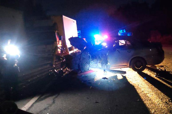 В Первоуральске сотрудники ГИБДД устанавливают обстоятельства ДТП, в результате которого пострадали два человека