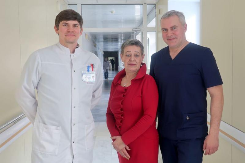 Свердловские врачи спасли пациентку от ампутации благодаря новой методике лечения сосудов | В Свердловской областной больнице внедрили инновационную методику лечения сосудов  