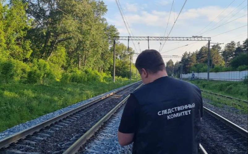 Под Первоуральском электропоезд насмерть сбил женщину | На Урале женщина погибла на железнодорожных путях