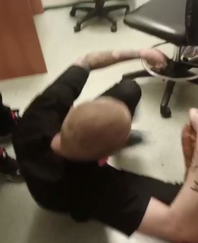 Скандал на Урале: пьяные врачи помешали сделать ребёнку МРТ | Скандал в больнице на Урале: Пьяные врачи