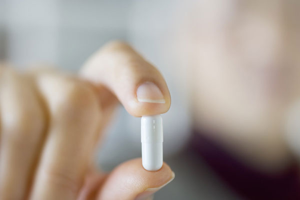 Врач рассказала, какие лекарства стоит взять в летний отпуск | «Известия»: в отпуск необходимо взять жаропонижающее