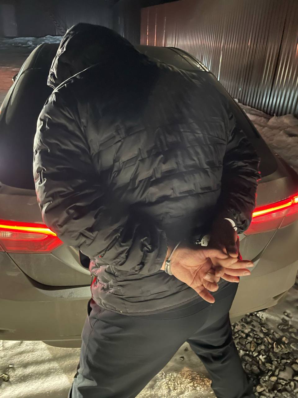 В Екатеринбурге оперативники уголовного розыска задержали сутенера-рецидивиста | На Урале задержан сутенер-рецидивист