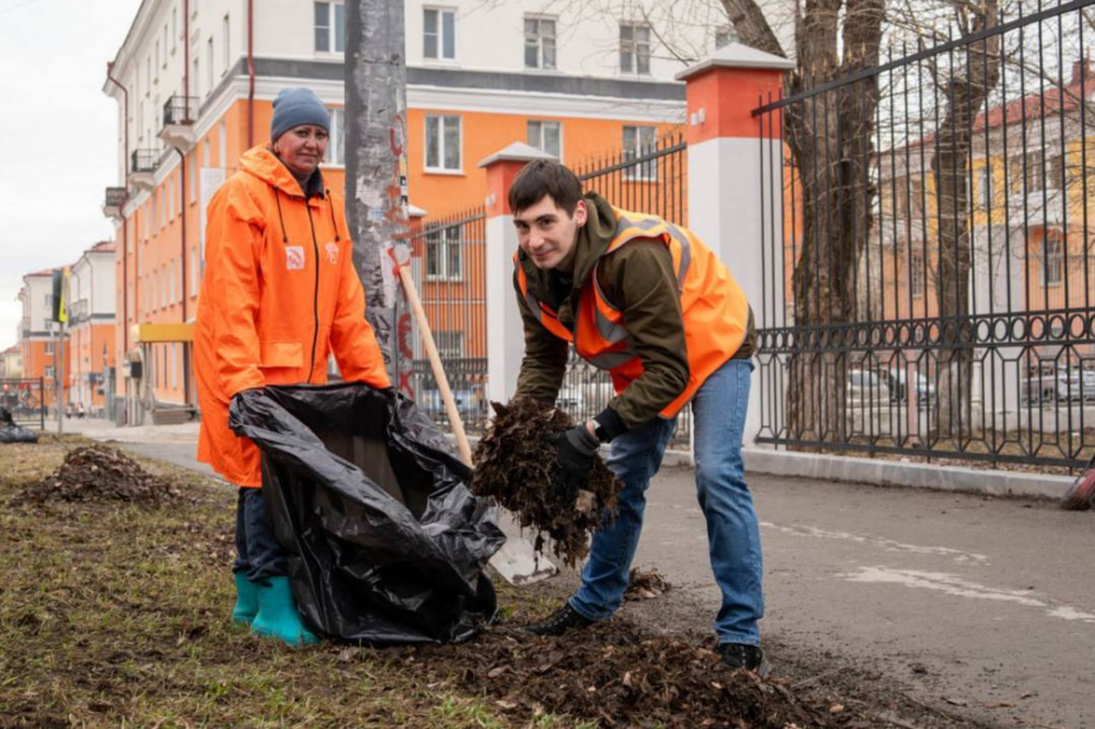 Первоуральский новотрубный завод проводит масштабную акцию по благоустройству города | На Урале в течение месяца заводчане участвуют в серии весенних субботников Первоуральский новотрубный завод проводит масштабную акцию по благоустройству города | На Урале в течение месяца заводчане участвуют в серии весенних субботников