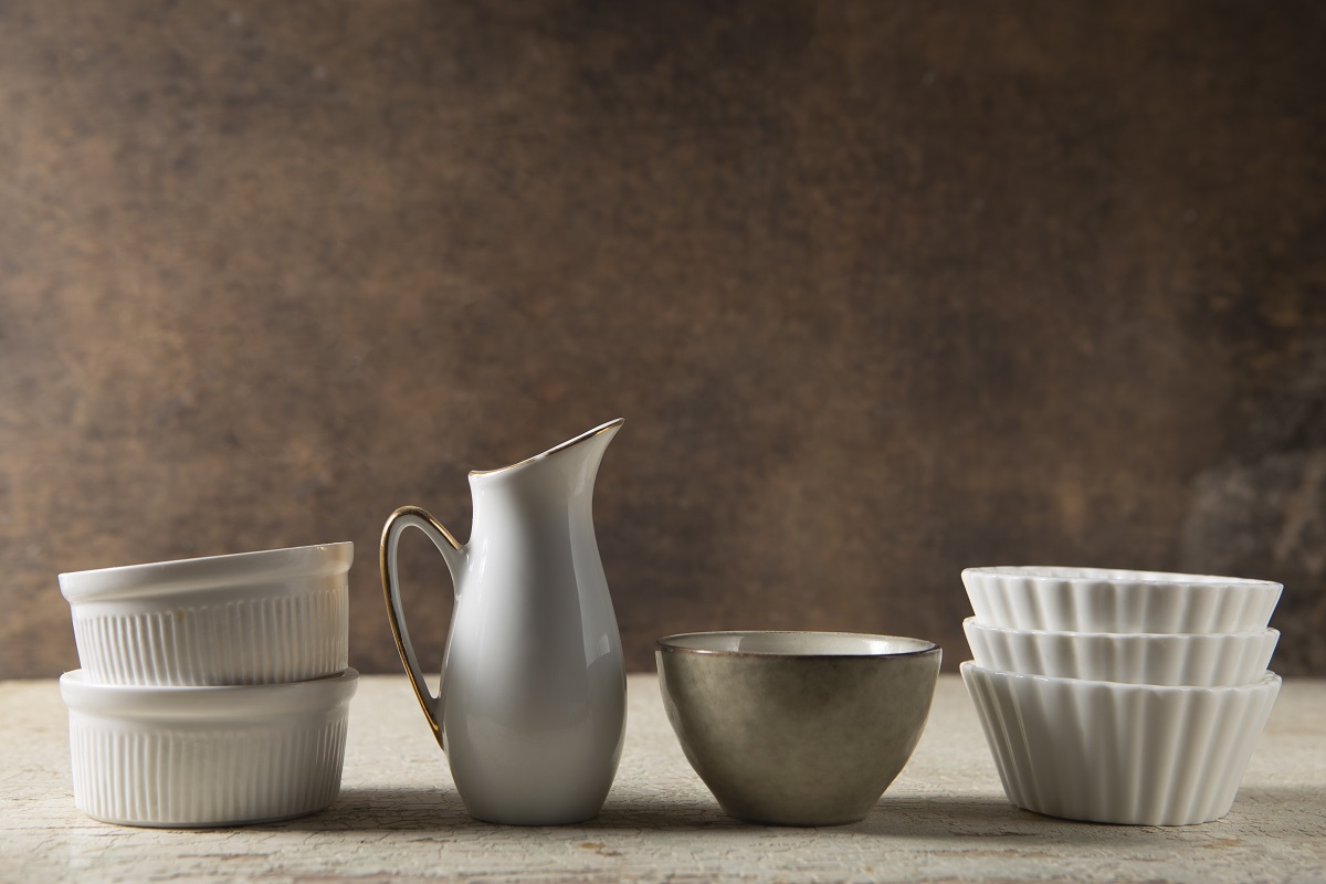 Наклейки с новой посуды больше не сдираю: 1 капля — и отпадают сами, а ногти целые