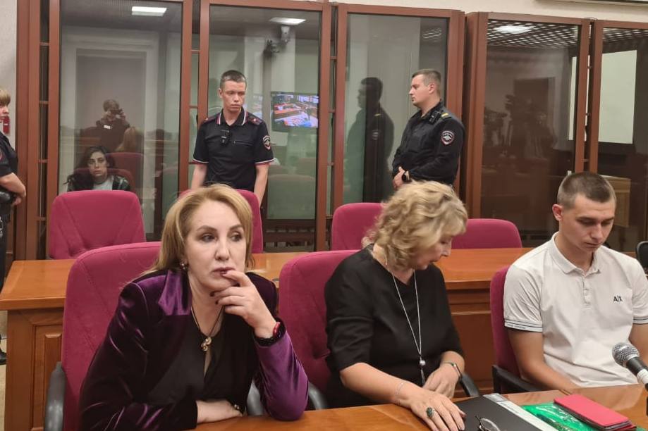 Житель Первоуральска отправится в колонию на пять лет за истязание и незаконное лишение свободы ребенка | Жительницу Урала осудили на 24 года за убийство пятилетнего ребенка Житель Первоуральска отправится в колонию на пять лет за истязание и незаконное лишение свободы ребенка | Жительницу Урала осудили на 24 года за убийство пятилетнего ребенка