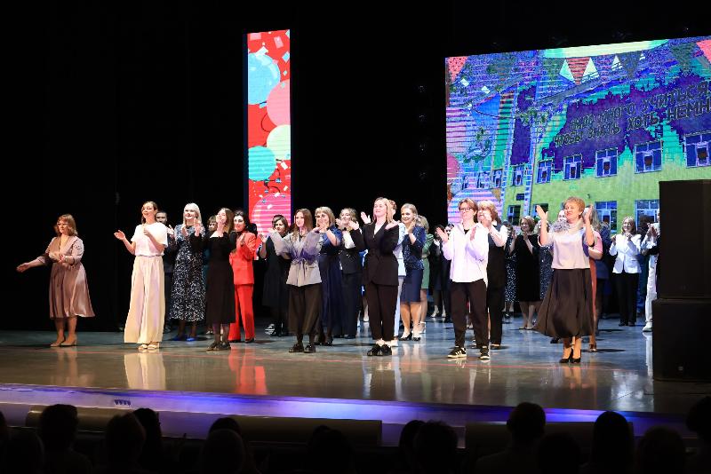 В Первоуральске прошло мероприятие в честь 75-летия школы №2 | Первоуральская школа №2 отпраздновала 75-летний юбилей 