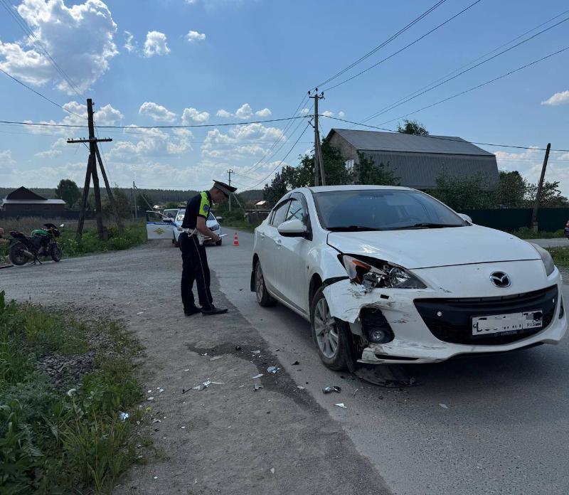 В поселке Билимбай Mazda врезалась в мотоцикл: пострадали взрослый и ребенок | В поселке под Первоуральском автомобиль врезался в мотоцикл В поселке Билимбай Mazda врезалась в мотоцикл: пострадали взрослый и ребенок | В поселке под Первоуральском автомобиль врезался в мотоцикл