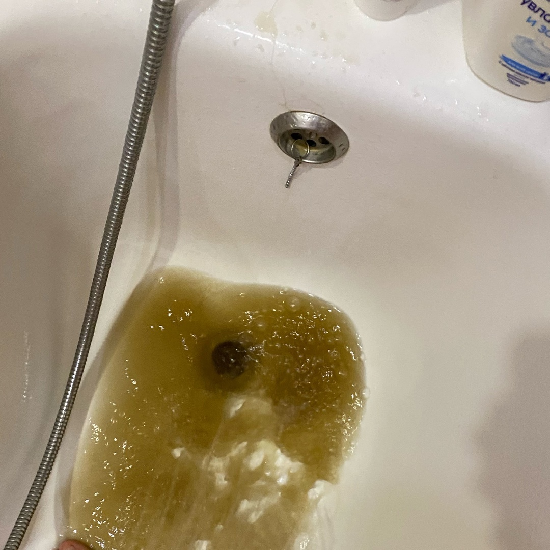 Первоуральцы снова жалуются на грязную водопроводную воду Первоуральцы снова жалуются на грязную водопроводную воду