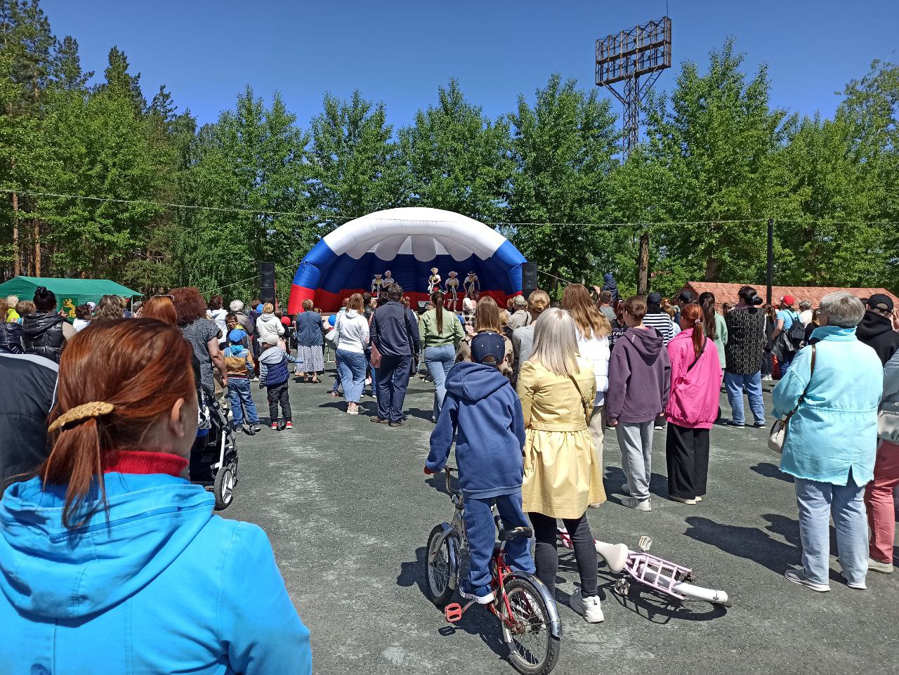 Дня России не было? Как в официальных пабликах Первоуральска освещали главный государственный праздник