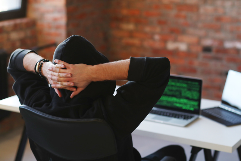 Семья из Первоуральска отдала два миллиона рублей аферистам | Мошенники обманули первоуральскую семью на два миллиона рублей Семья из Первоуральска отдала два миллиона рублей аферистам | Мошенники обманули первоуральскую семью на два миллиона рублей