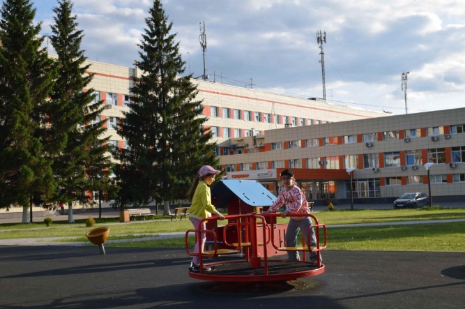 На Урале дети получили более 800 травм за неделю: врачи дали советы, как обезопасить ребенка | Свердловские врачи рассказали, как обезопасить ребенка в летний период