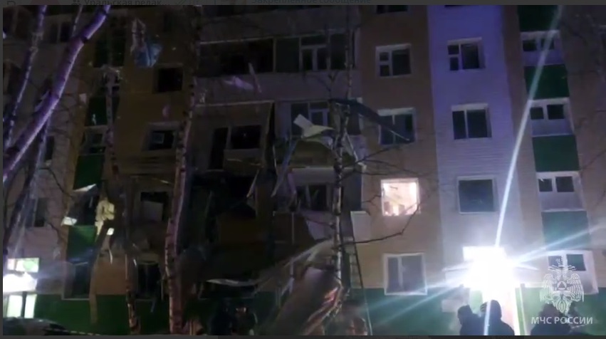 В Нижневартовске обрушилась часть пятиэтажки, есть погибшие В Нижневартовске обрушилась часть пятиэтажки, есть погибшие