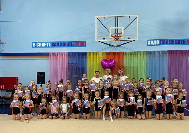 В Первоуральске прошло торжественное посвящение маленьких гимнасток | В Спортивной школе Первоуральска отметили «Посвящение в спортсмены»