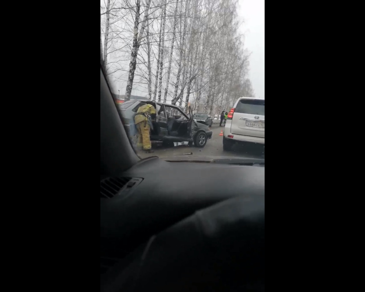 На окраине Первоуральска произошло серьёзное ДТП На окраине Первоуральска произошло серьёзное ДТП