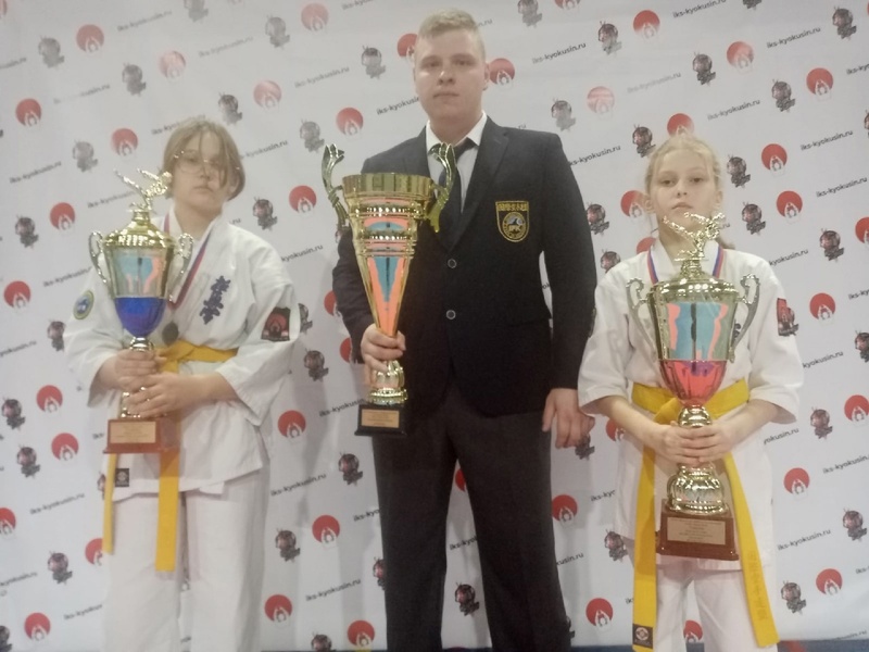 Каратисты из Первоуральска завоевали два золота на турнире в Москве | Первоуральские каратисты стали лучшими в России Каратисты из Первоуральска завоевали два золота на турнире в Москве | Первоуральские каратисты стали лучшими в России