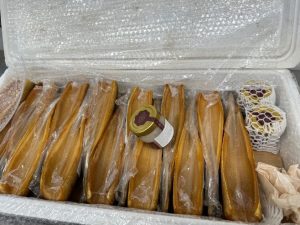 Полетели в Эмираты: из Свердловской области в ОАЭ отправили около 4 тонн рыбы | Экспорт рыбной продукции из Урала в ОАЭ вырос почти в 2,4 раза  