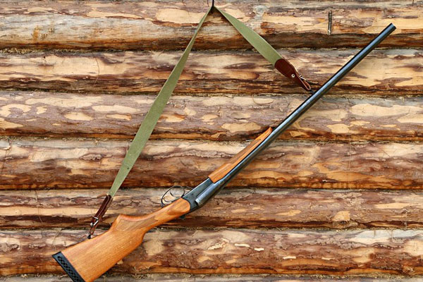 В Свердловской области охотник случайно застрелил девушку | На Урале охотник случайно убил человека