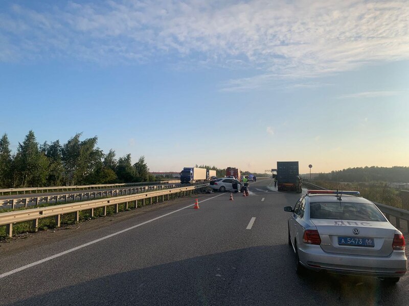 Жительница Первоуральска попала в смертельное ДТП | Смертельная авария на ЕКАД: Volkswagen врезался в сломанный грузовик Жительница Первоуральска попала в смертельное ДТП | Смертельная авария на ЕКАД: Volkswagen врезался в сломанный грузовик