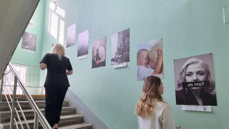 Особенное материнство: тематическая фотогалерея открылась в ДКБ Свердловской области  | На Урале открылась выставка фотографий матерей особенных детей 