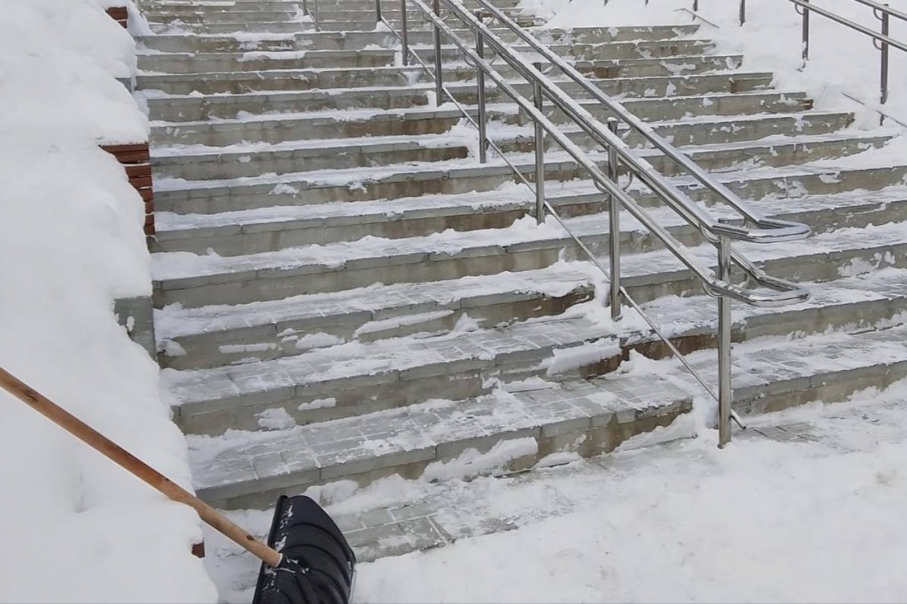 В Первоуральске продолжается активная работа по уборке снега | На Урале города активно чистят от снега В Первоуральске продолжается активная работа по уборке снега | На Урале города активно чистят от снега