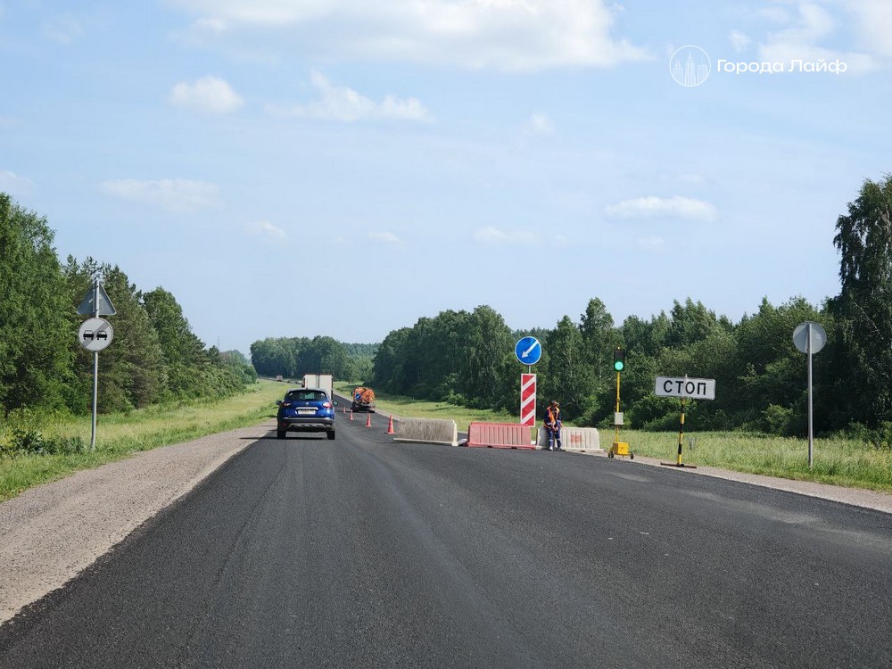 Дорожный сезон в Первоуральске завершён: отремонтировано 11 участков, обновлено 14 километров дорог | Дорожные работы в Первоуральске выполнены полностью и в срок Дорожный сезон в Первоуральске завершён: отремонтировано 11 участков, обновлено 14 километров дорог | Дорожные работы в Первоуральске выполнены полностью и в срок