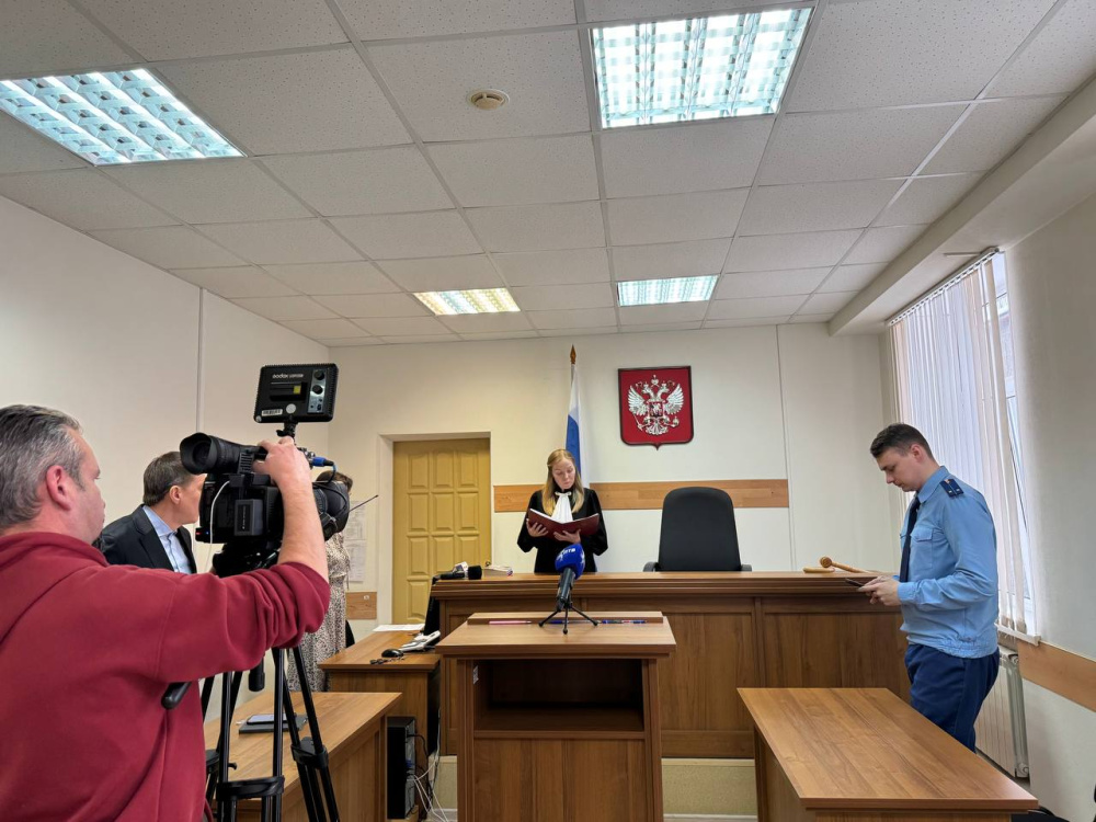 От лизинга до тюрьмы: как в Первоуральске женщина продала не принадлежащий ей Land Rover и получила срок | В Первоуральске вынесли приговор по делу о мошенничестве при продаже Land Rover