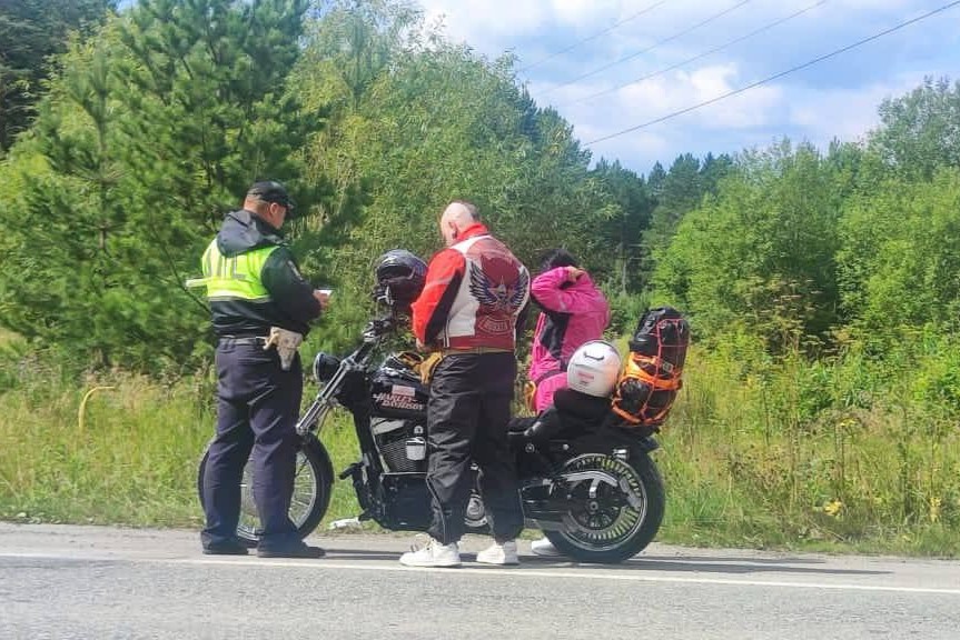 Лишат прав на шесть месяцев: мотоциклист под Первоуральском мог стать причиной ДТП | Под Первоуральском экипаж ДПС пресек возможное ДТП Лишат прав на шесть месяцев: мотоциклист под Первоуральском мог стать причиной ДТП | Под Первоуральском экипаж ДПС пресек возможное ДТП