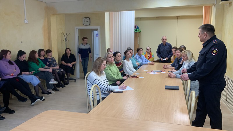 Первоуральские полицейские рассказали сотрудникам «ГАЗЭКСа» о мошенничестве | Полиция Первоуральска напомнила, как не стать жертвой мошенников