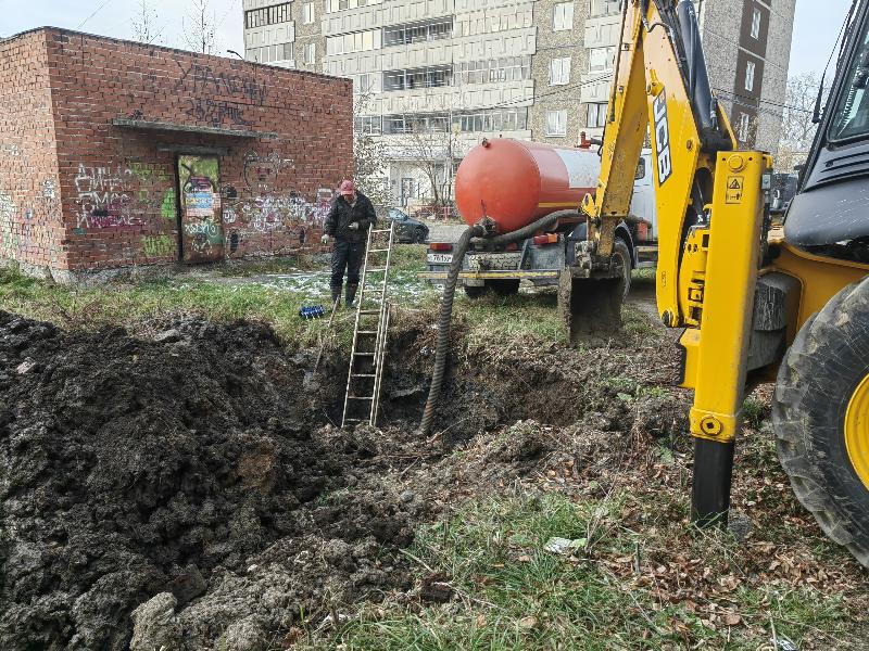 На улице Трубников в Первоуральске отключили воду | В Первоуральске отключили воду в связи с аварией