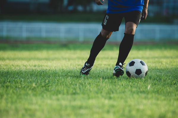 «Динур» из Первоуральска выиграл чемпионат Свердловской области по футболу: как проходил 81-й сезон | Первоуральский «Динур» стал чемпионом области по футболу