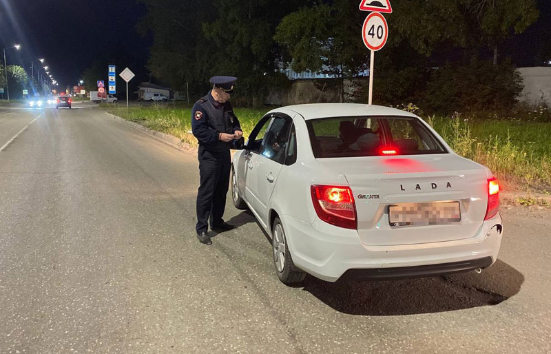 Пешеходы и водители проигнорировали ПДД: в Первоуральске выявили 166 нарушений | 55 пешеходов и 5 водителей нарушили ПДД во время рейда «Безопасная дорога»