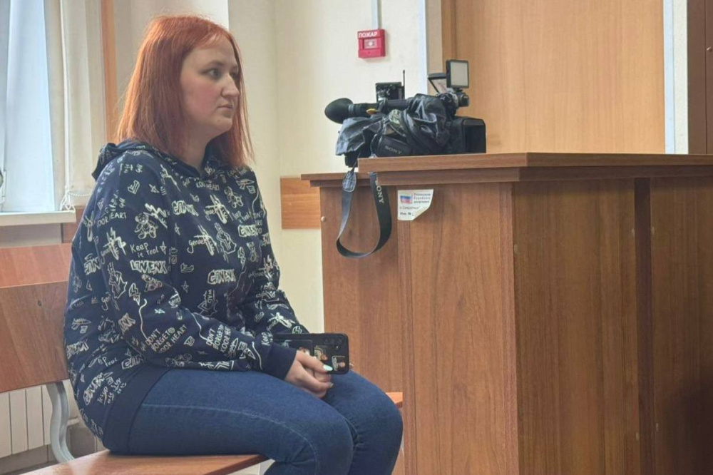 Молодую жительницу Первоуральска осудили за истязание и оставление в опасности своей малолетней дочери  | На Урале молодой матери вынесли приговор за истязание собственного ребенка