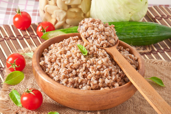 Гречка и квашеная капуста: врач рассказала о пользе привычных продуктов | Диетолог Ахуньянова назвала два простых продукта для здоровья кишечника и сосудов