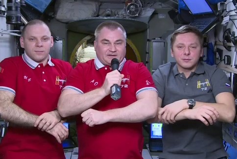 Космонавты с МКС обратились к землянам: в честь Дня космонавтики они записали праздничное видеообращение | Космонавты с МКС поздравили россиян с Днем космонавтики