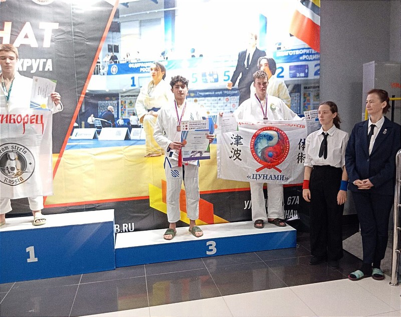 Первоуральские борцы завоевали медали на чемпионате УрФО по джиу-джитсу | Первоуральские спортсмены вернулись из Екатеринбурга с медалями Первоуральские борцы завоевали медали на чемпионате УрФО по джиу-джитсу | Первоуральские спортсмены вернулись из Екатеринбурга с медалями