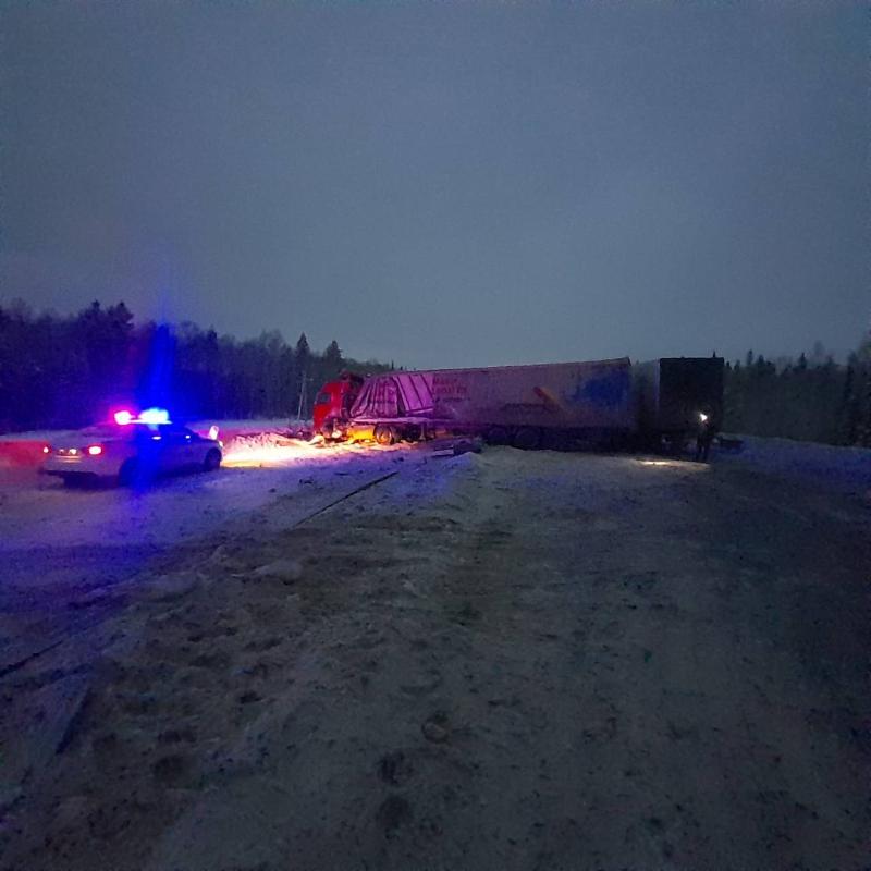 На Пермском тракте ограничили движение: на 248 километре трассы произошло ДТП | На трассе «Пермь – Екатеринбург» ограничили движение из-за аварии