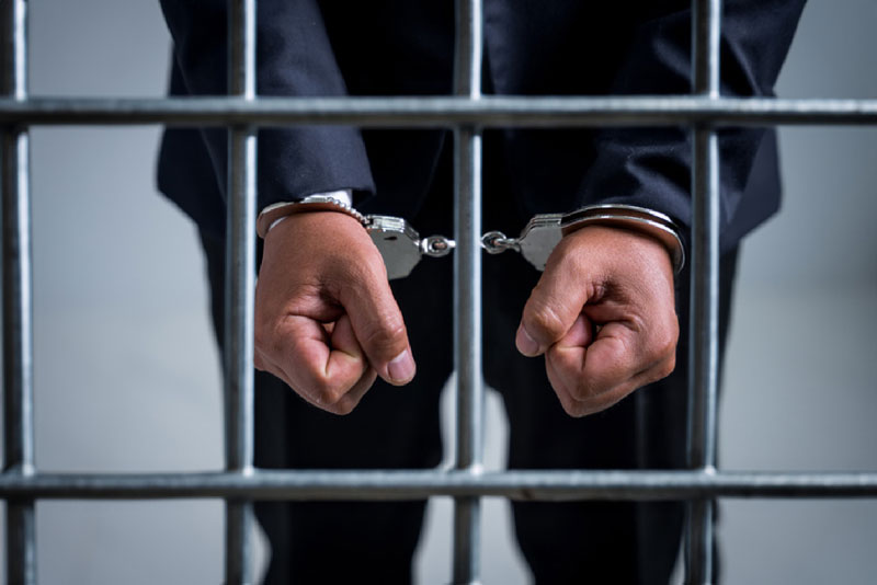 В Екатеринбурге полицейские раскрыли кражу с банковской карты | На Урале полиция задержала злоумышленника за кражу денег с карты