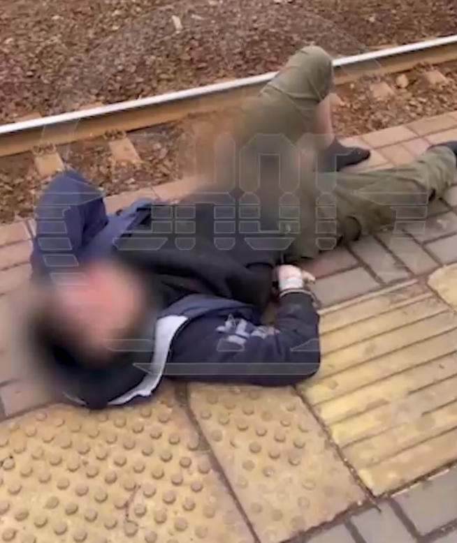 Подростка-зацепера ударило током в пенис в Подмосковье | Подростка-зацепера ударило током в пенис в Подмосковье