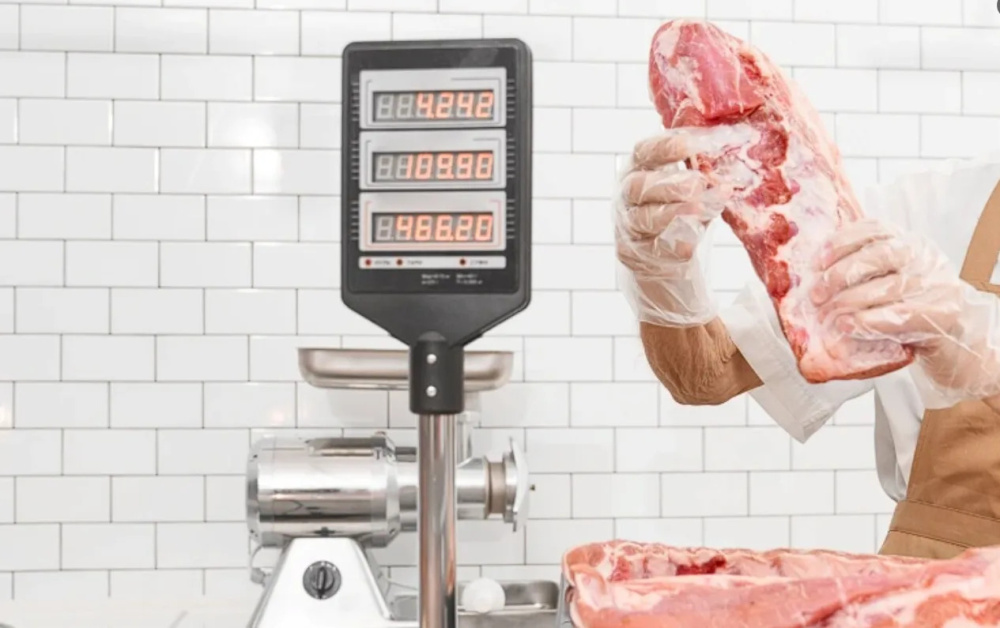 Что станет с мясом перед майскими: ФАС предупредила ритейлеров и готова вмешаться при попытках необоснованного роста | ФАС требует удержать цены на мясо