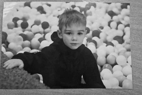 Мошенники пытаются нажиться на похоронах шестилетнего Далера Бобиева Мошенники пытаются нажиться на похоронах шестилетнего Далера Бобиева