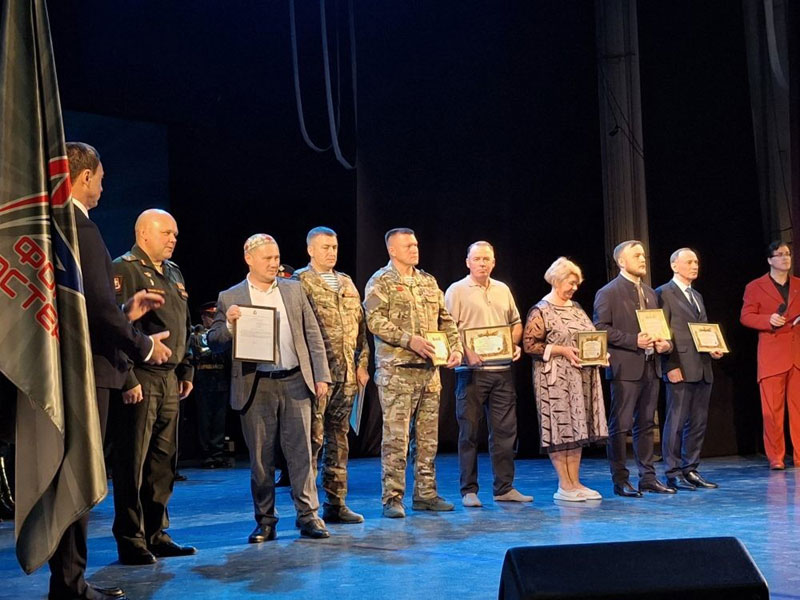 Сердце и дело: как жители Первоуральска помогают бойцам СВО | Волонтёры Первоуральска отмечены за помощь военнослужащим Свердловской области